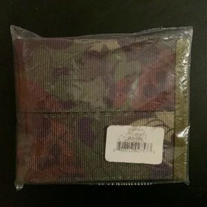 Harveys Billfold / Disney Forest Mickey Wallet